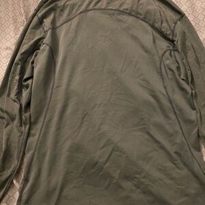 Gray long sleeve shirt